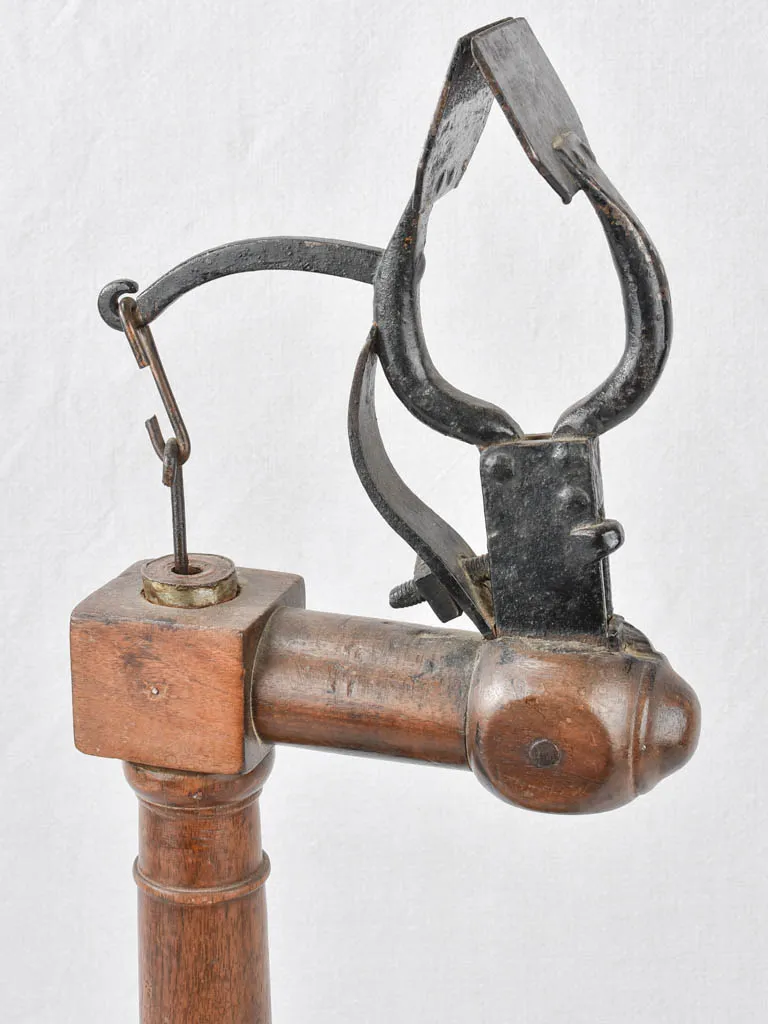 Glove-making stand, early-19th-century 27½"