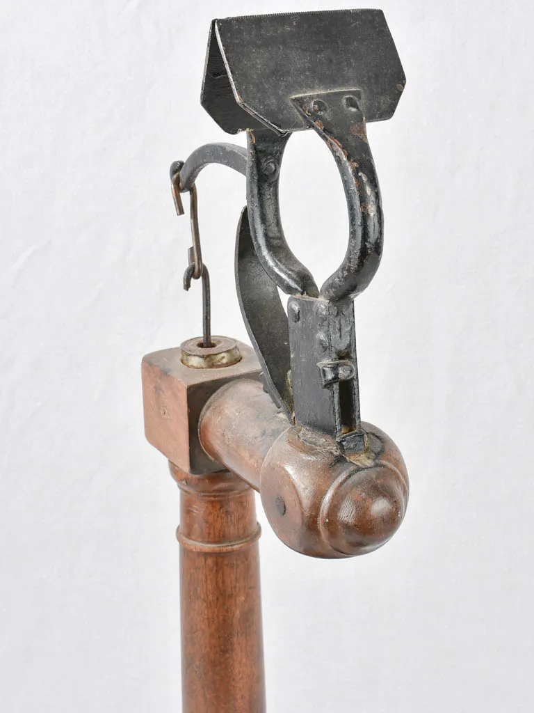 Glove-making stand, early-19th-century 27½"
