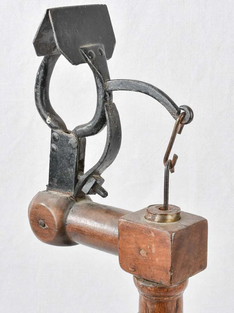 Glove-making stand, early-19th-century 27½"
